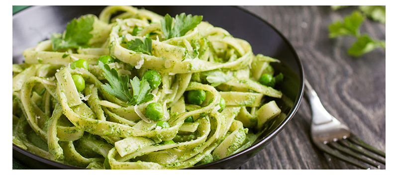 Fetuccini de verduras con pesto de rúculas